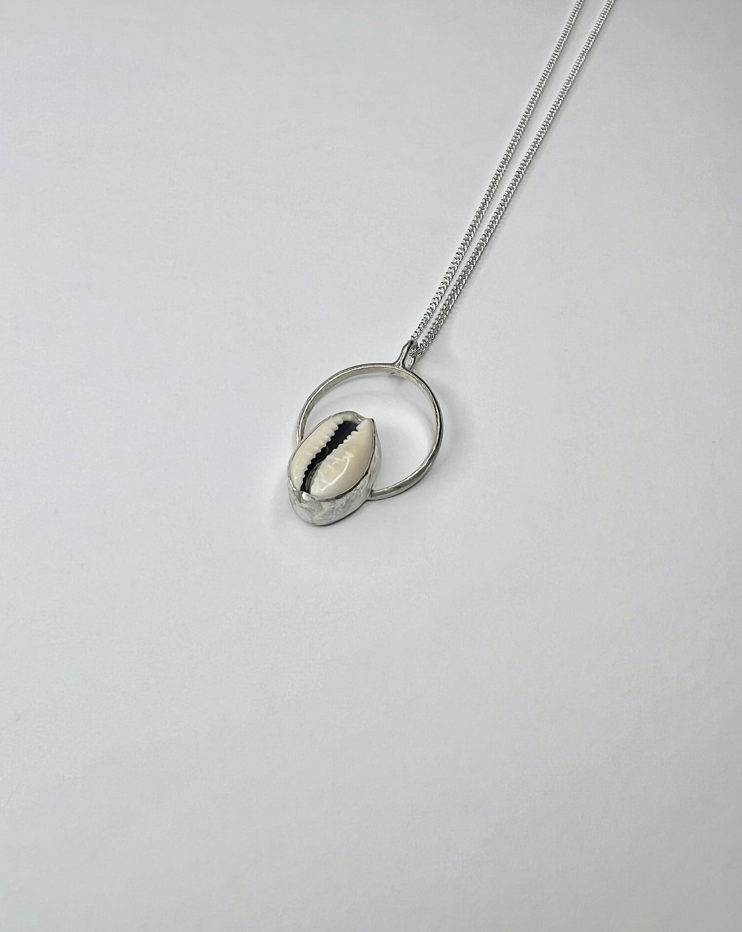 Cowrie Seashell Round Necklace