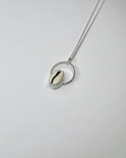 Cowrie Seashell Round Necklace