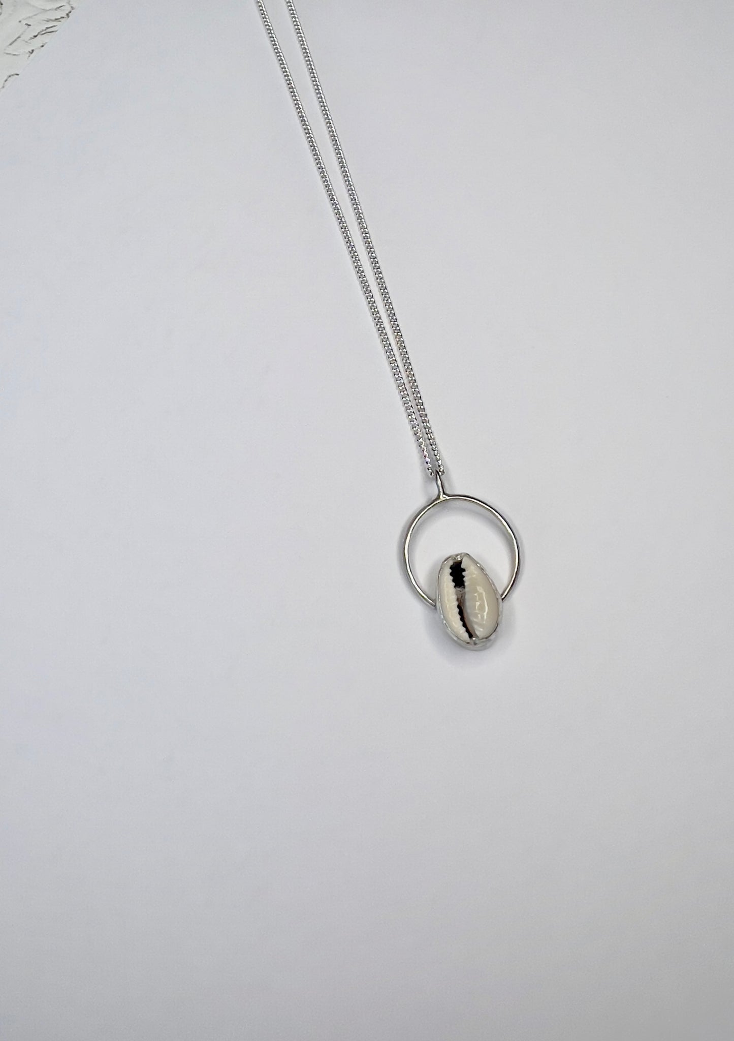 Cowrie Seashell Round Necklace